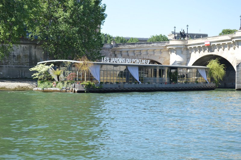 Paris vue depuis la Seine